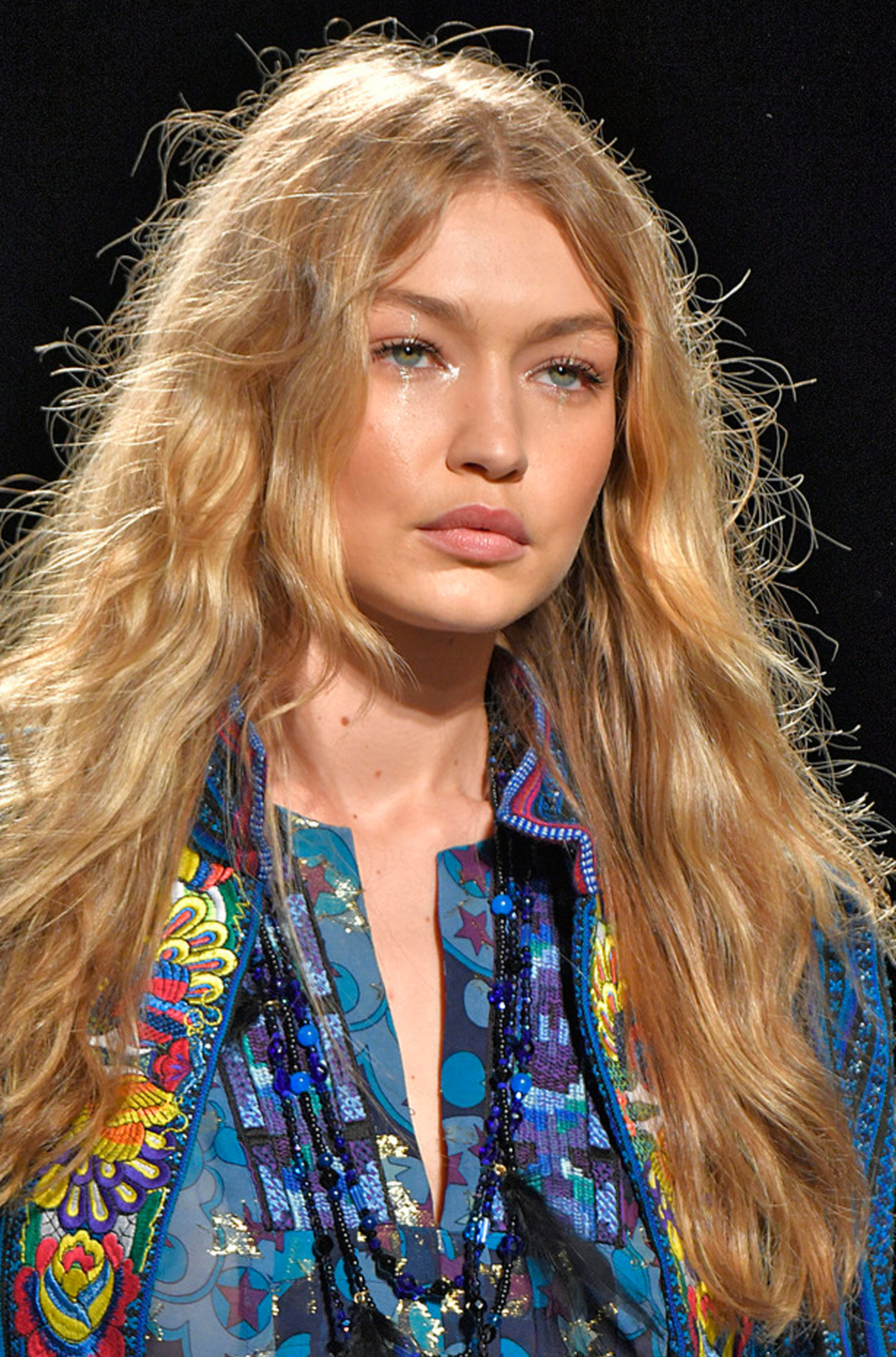 gigi hadid anna sui